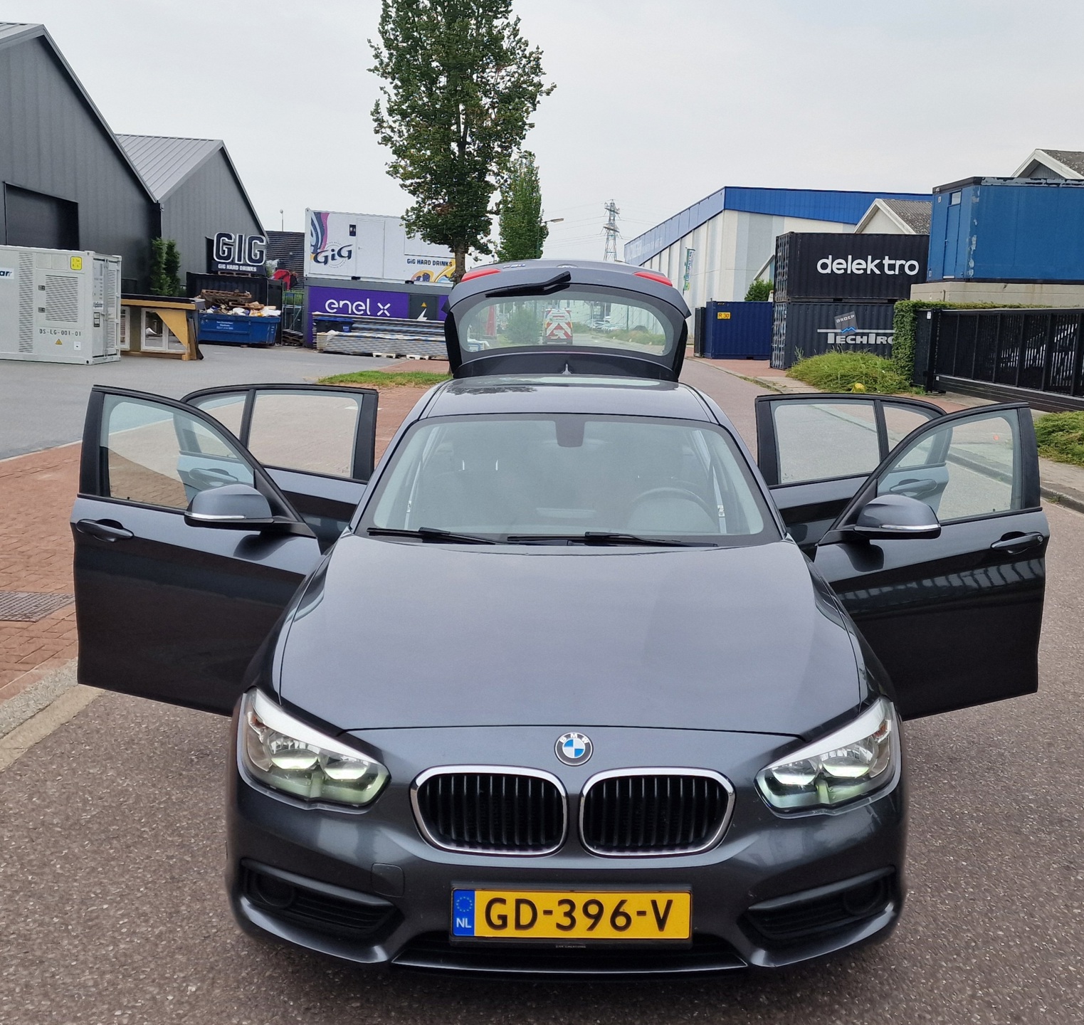 Foto van BMW 116d Efficient Dynamics