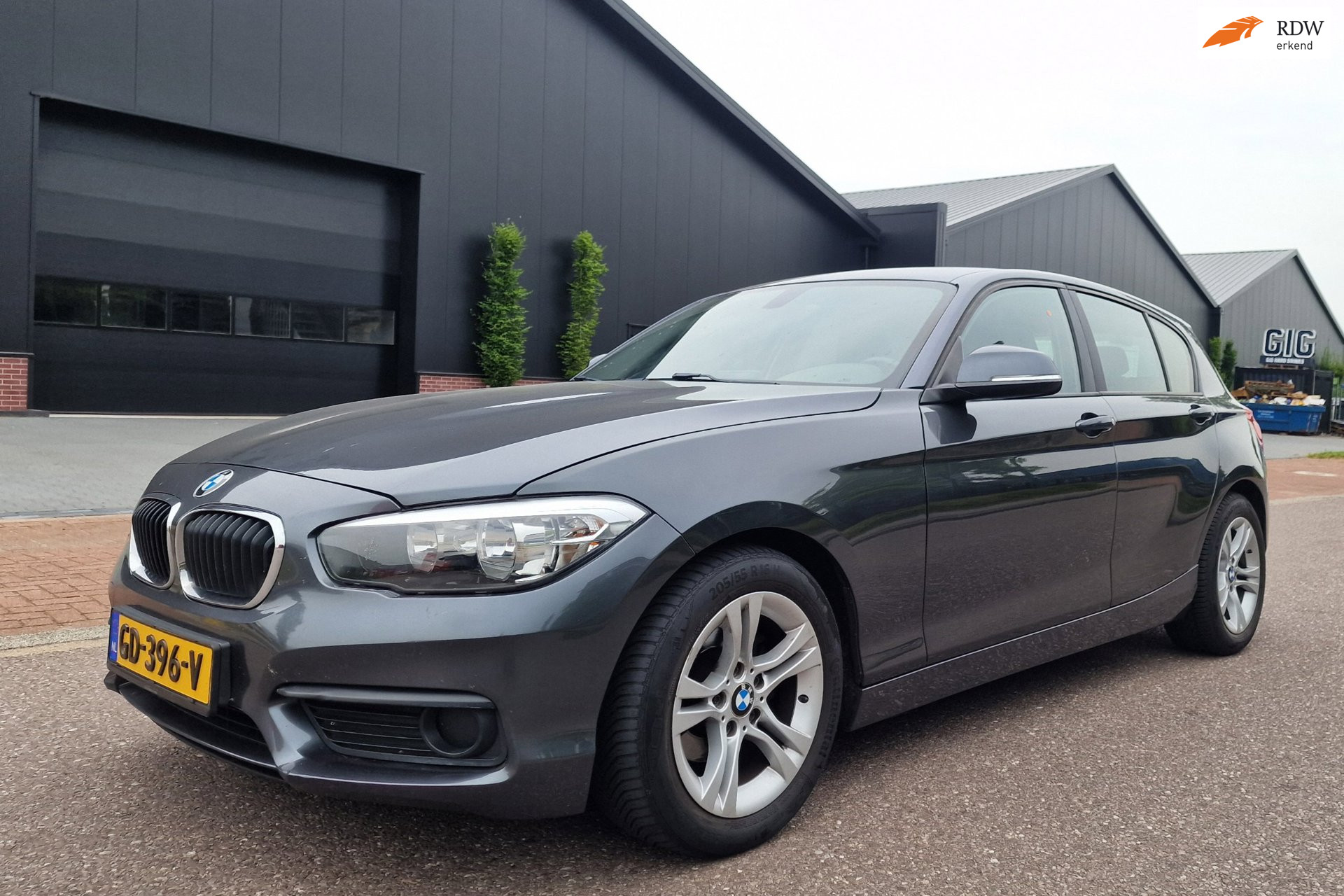 BMW 116d Efficient Dynamics 116d EDE 5 DEUR NAVIGATIE 2015 - voorkant