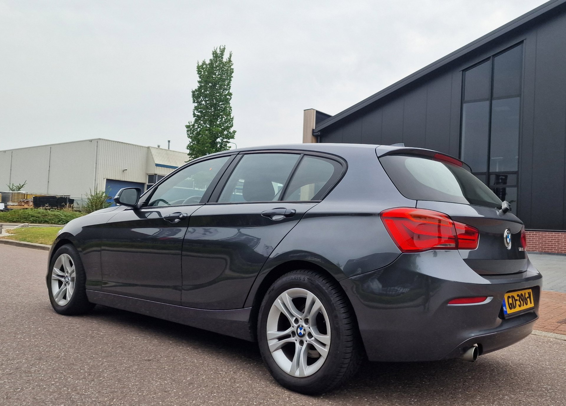 Foto van BMW 116d Efficient Dynamics
