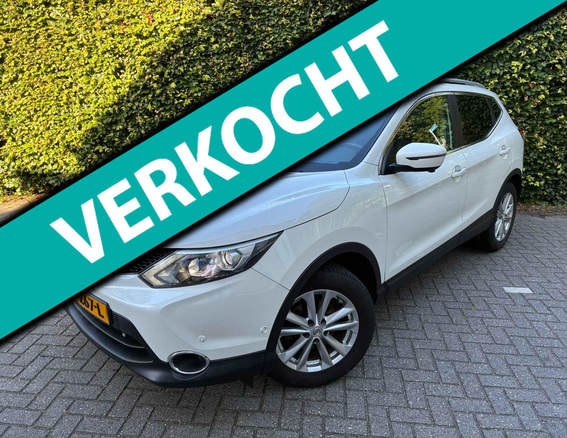 Nissan Nissan Qashqai 1.6 Tekna I Leer I 163 PK I Trekhaak 2015 - voorkant
