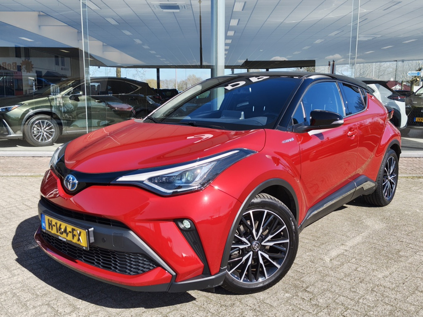 Toyota Toyota C-hr 2.0 Hybrid First Edition | Trekhaak | JBL | Navi | Sensoren v/a 2020 - voorkant