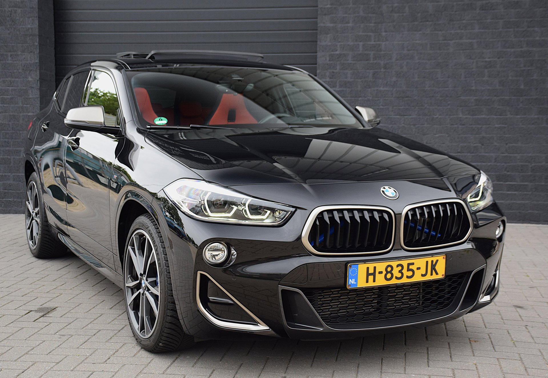 Foto van BMW X2 M35i