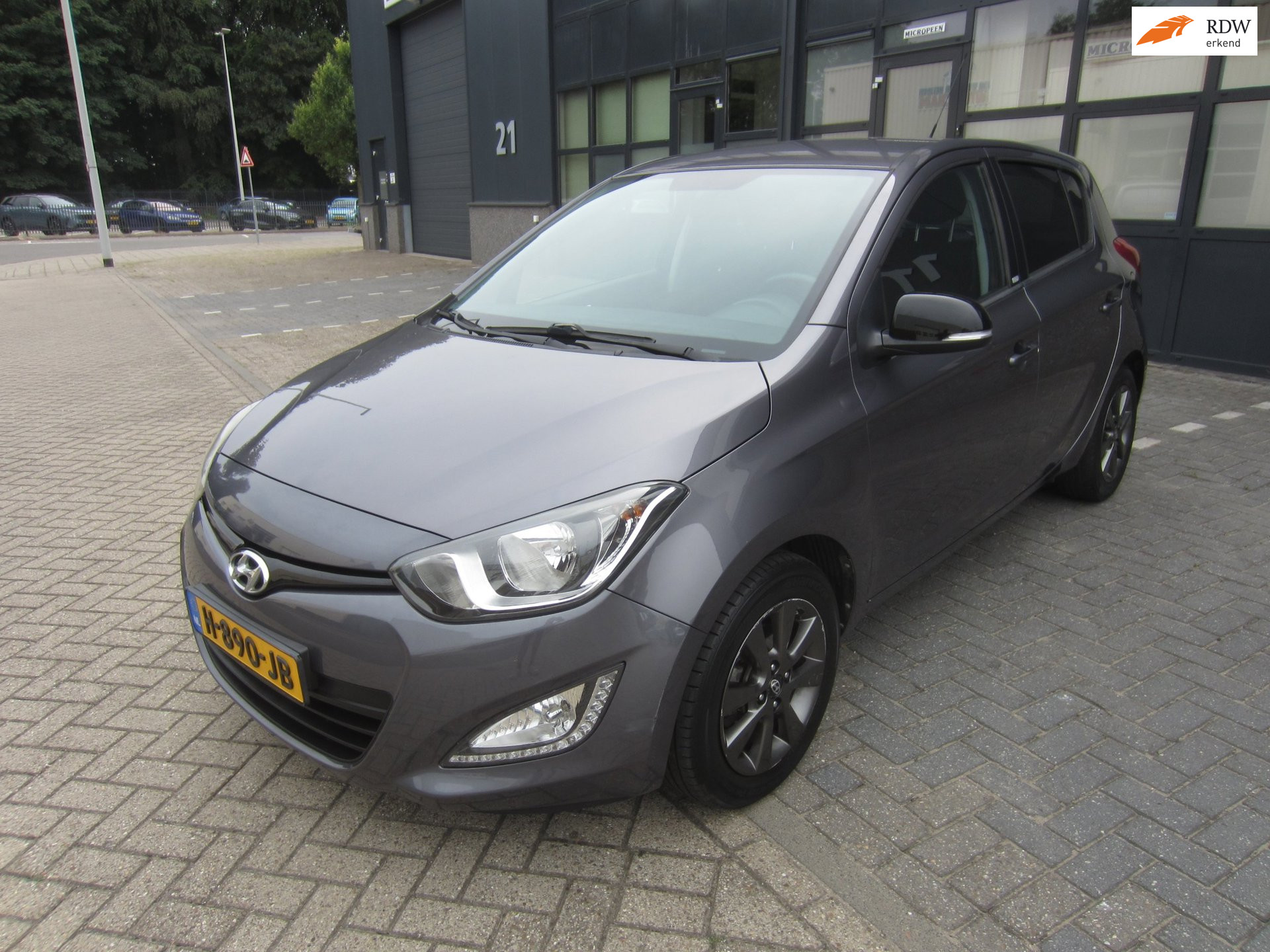 Hyundai I20 1.4i i-Motion 2015 Automaat Airco Led Cruise APK! 2015 - voorkant