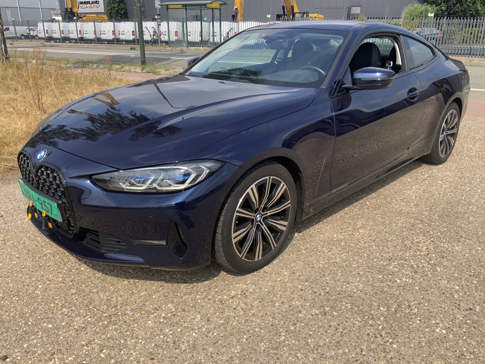 BMW 4-serie Coupé 420i High Executive 2021 - voorkant