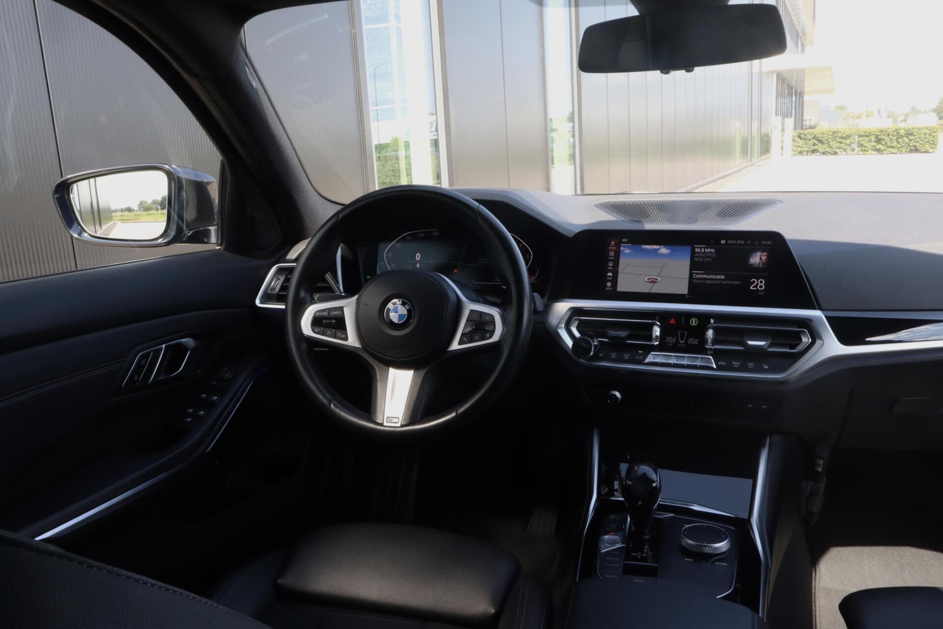 Foto van BMW 330i