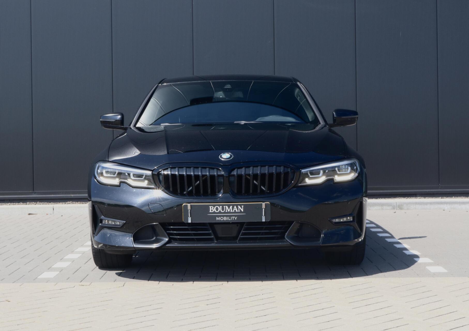 Foto van BMW 330i