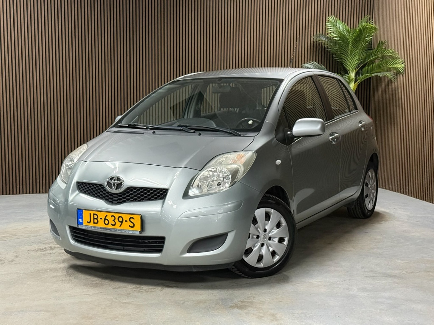 Toyota Toyota Yaris 1.3 VVTi Aspiration 2009 - voorkant