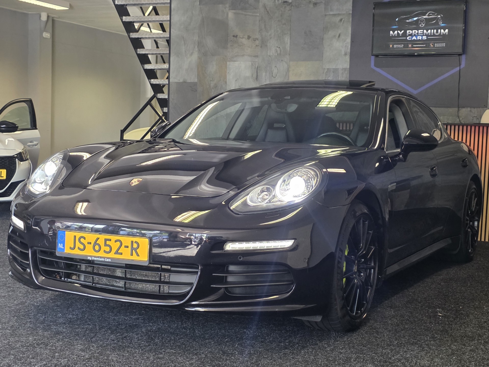 Porsche Panamera S E-hybrid Porsche Panamera S 3.0 E-Hybrid Facelift |  Dealer Onderhouden | Schuifdak | Bose | Luchtvering | Memory 2015 - voorkant