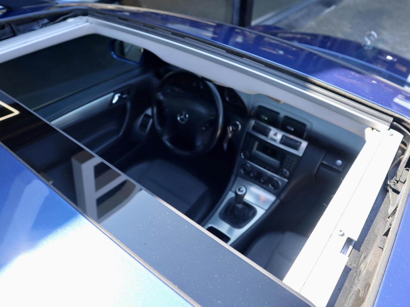 Foto van Mercedes-Benz C 180 Kompressor