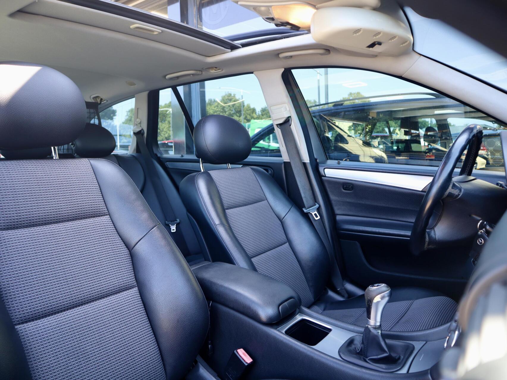 Foto van Mercedes-Benz C 180 Kompressor