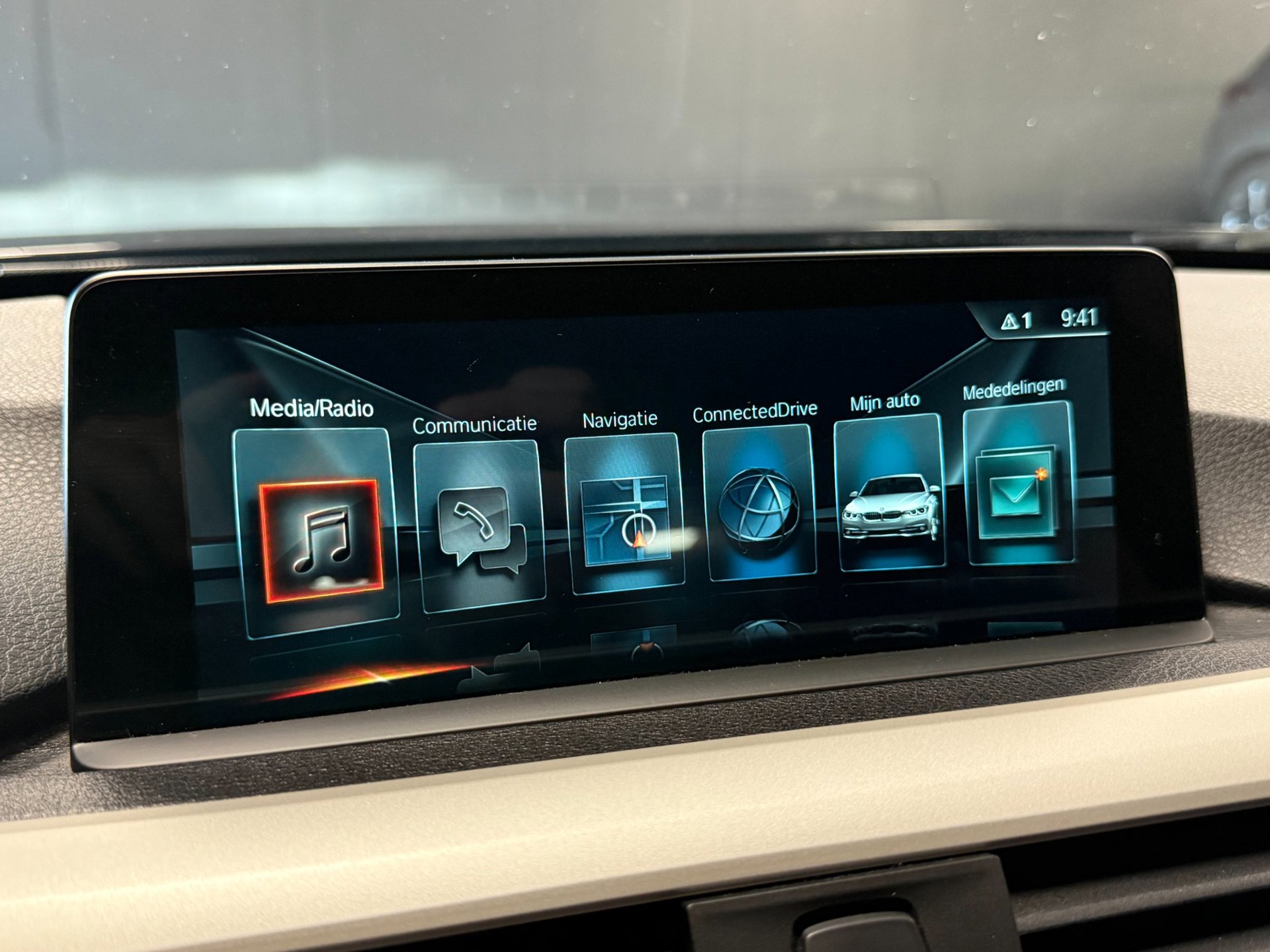 Foto van BMW 330e Iperformance