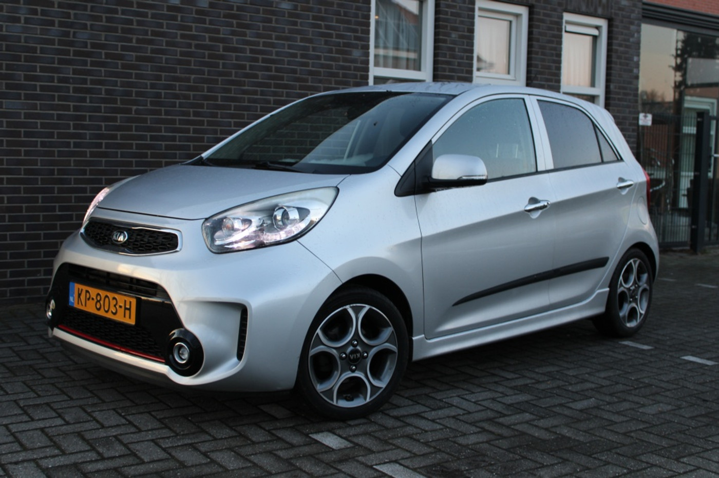 Kia Picanto 1.2 CVVT SportsLine-navi-clima-cruisecontrole 2016 - voorkant