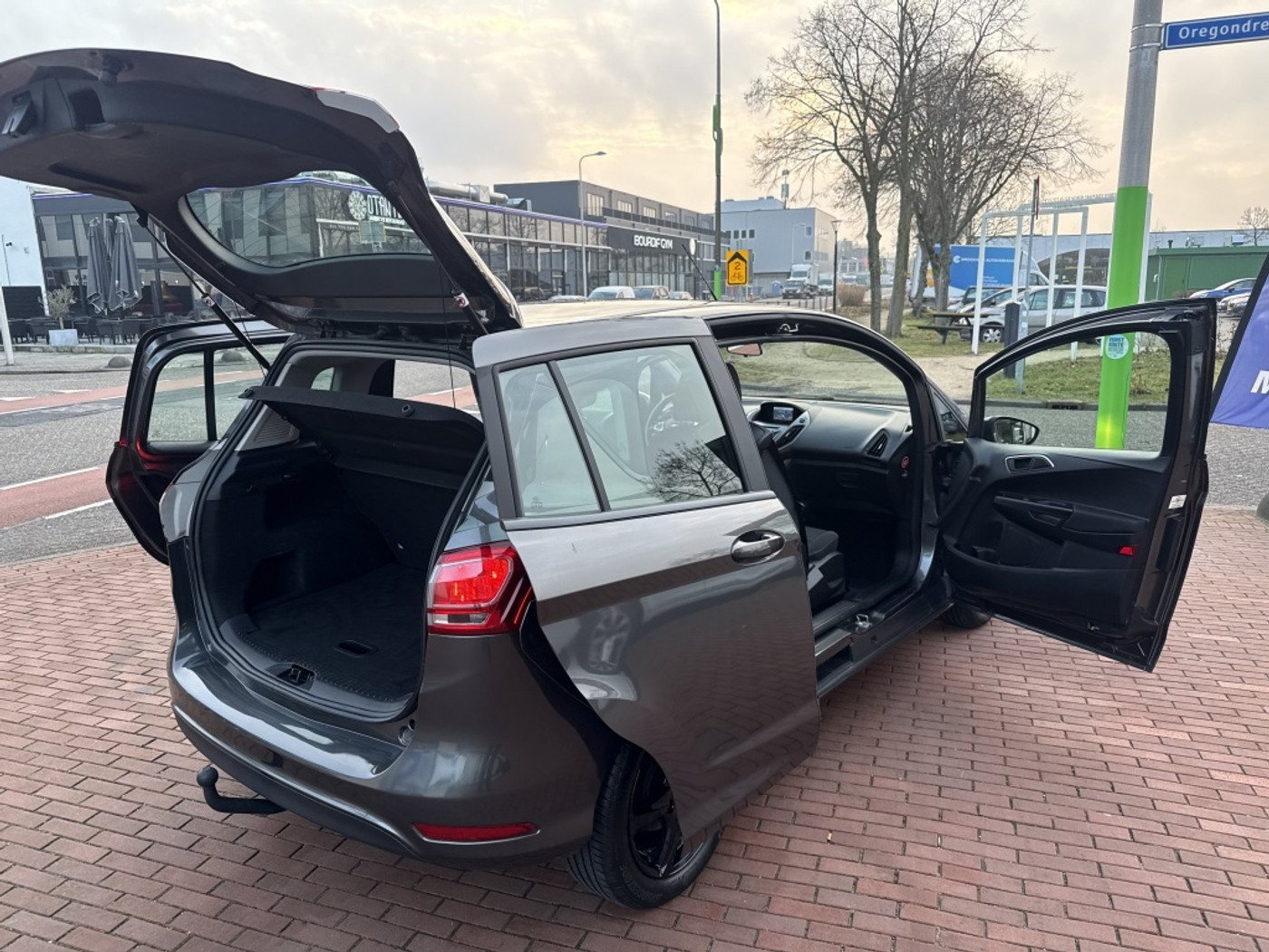 Foto van Ford B-max
