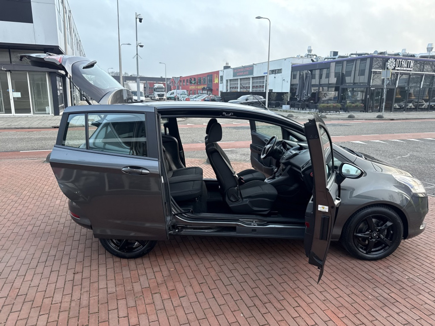 Foto van Ford B-max