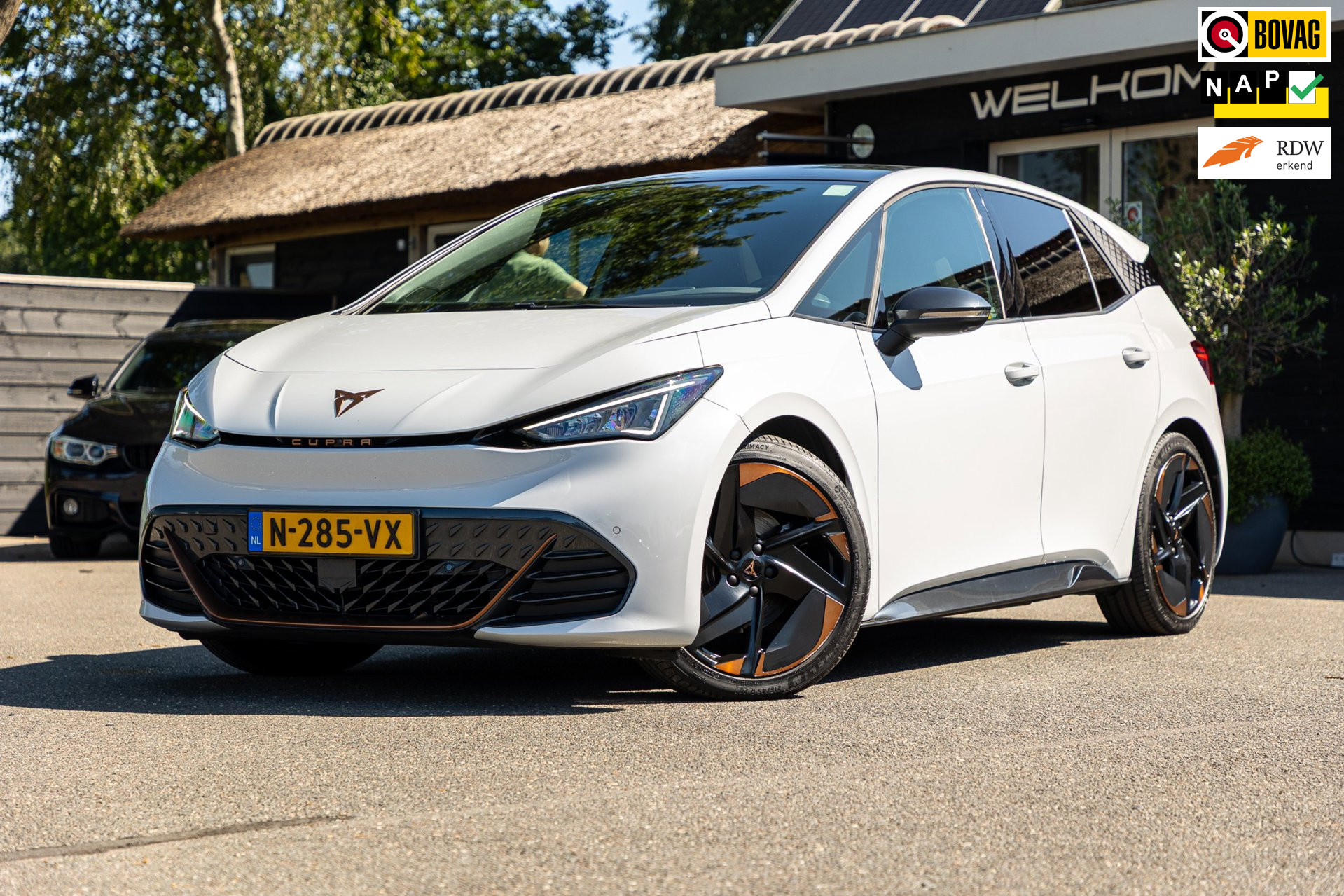 Cupra Born Copper Edition One 62 kWh Soh 89% I Panoramadak I Adaptive Cruise I 360 Camera I CarPlay I Android I NL Auto I NAP 2021 - voorkant