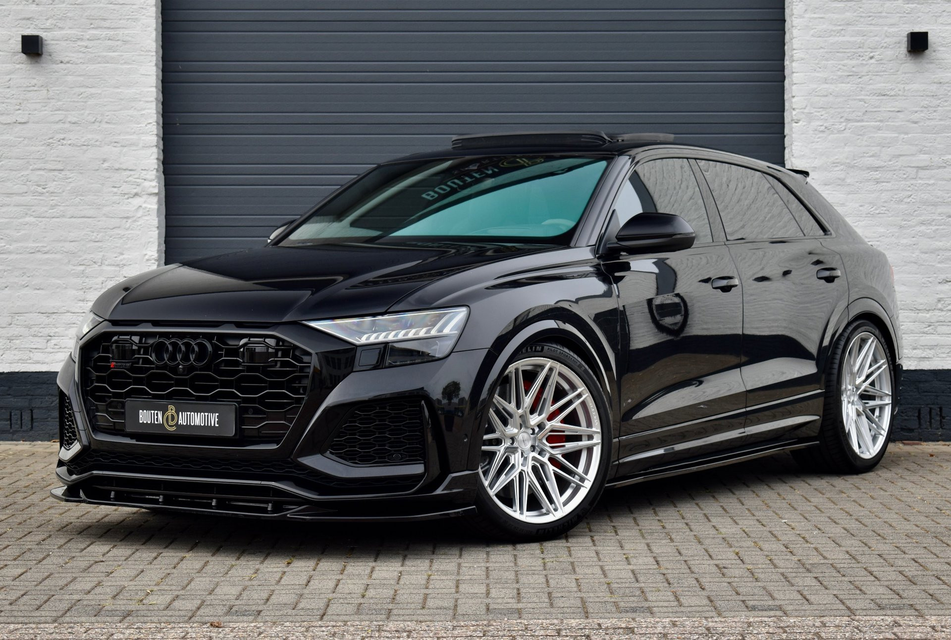 Audi RS Q8 4.0 TFSI quattro | Ceramic | 23" Vossen | Pano | Carbon | B&O | 2019 - voorkant