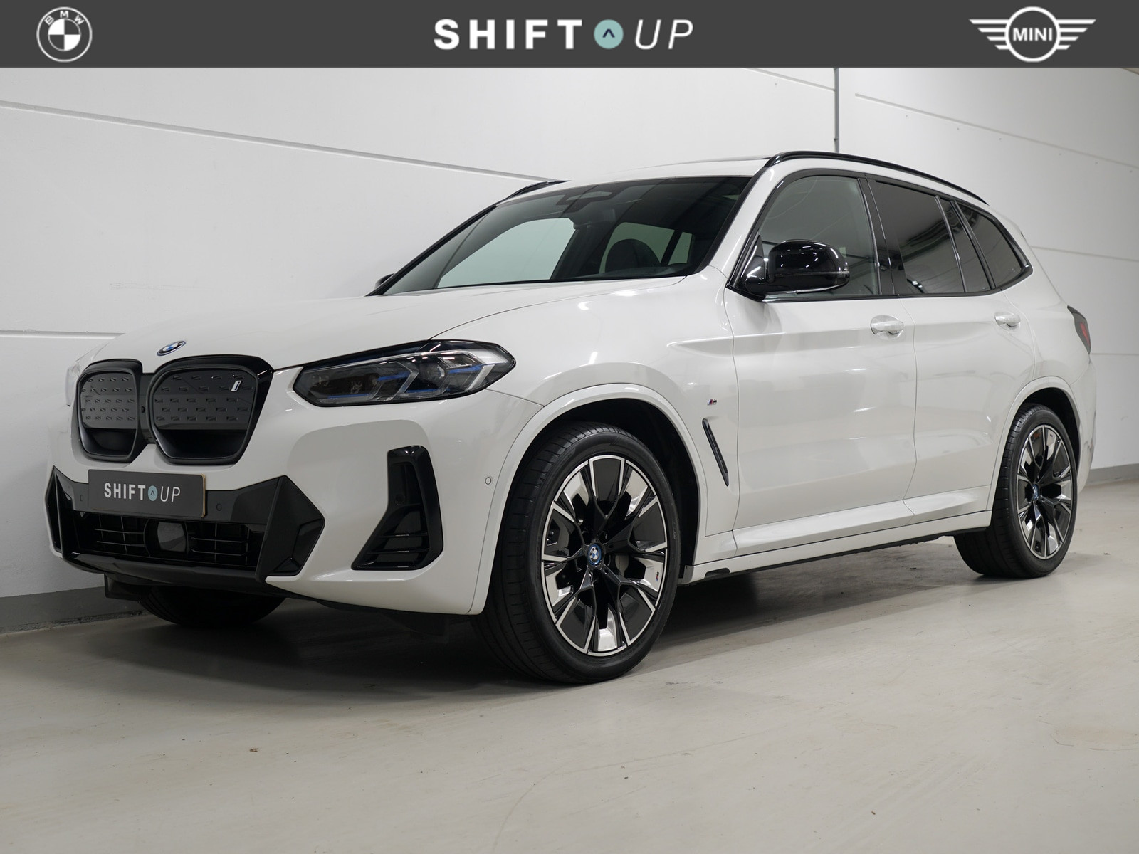 BMW Ix3 80 kWh Panoramadak | Harman Kardon | CoPilot | Head Up 2022 - voorkant