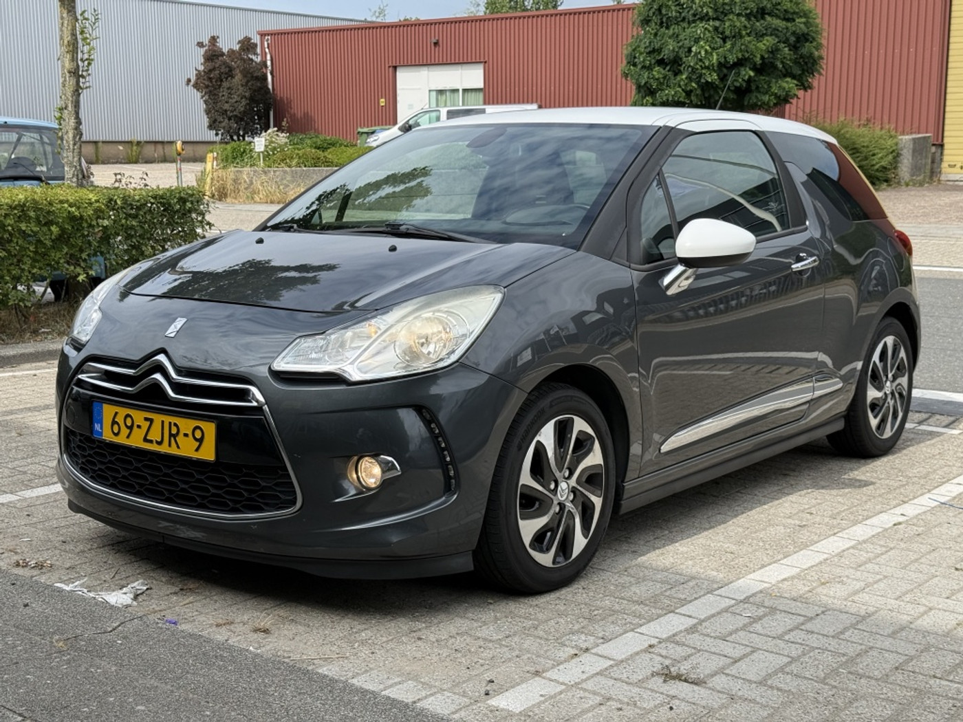 Citroen Ds3 1.6 e-HDi 92PK Business Clima ECC Navi PDC 2012 - voorkant