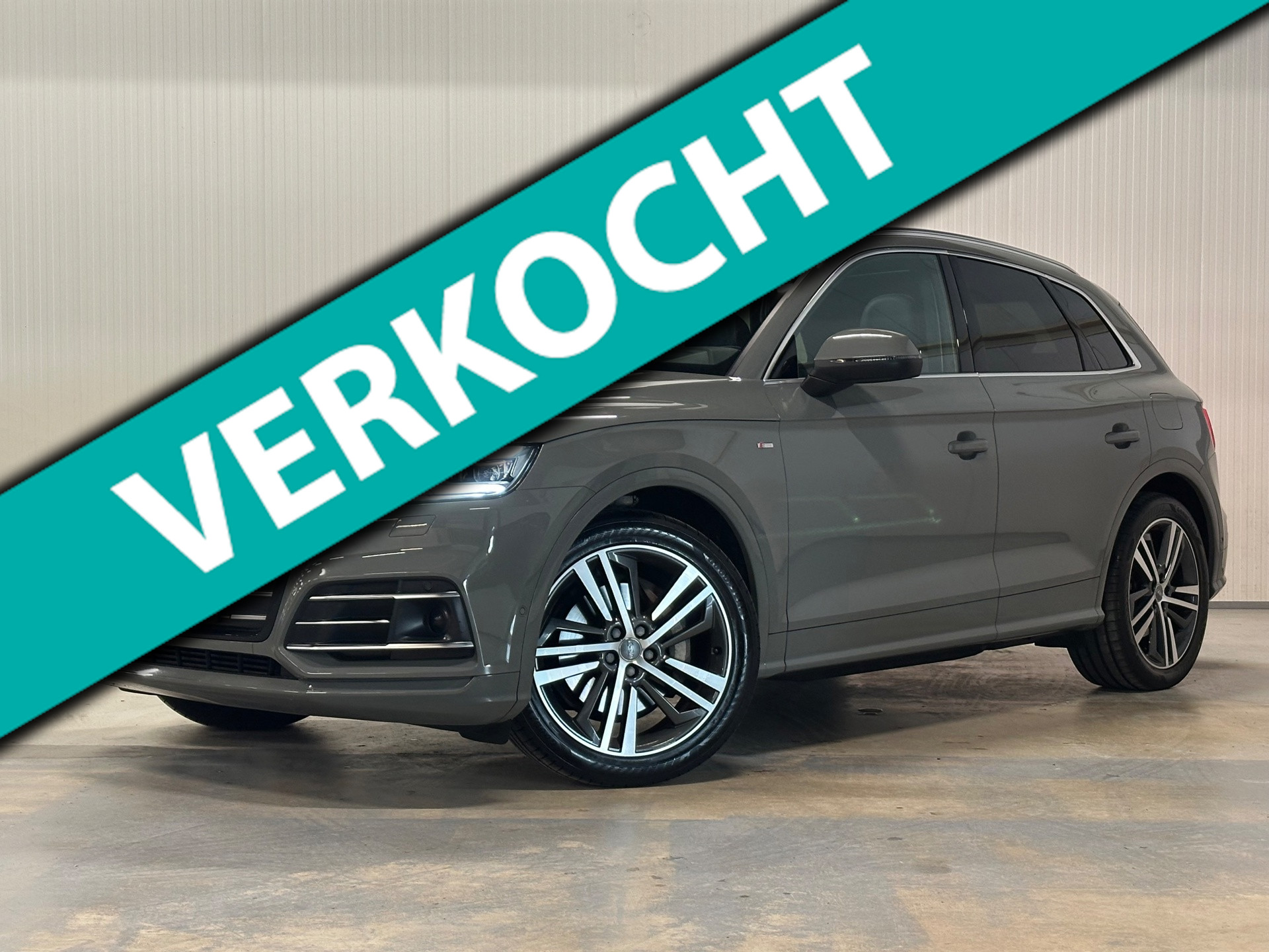 Audi Q5 55 TFSI E 55 TFSI e Quattro Competition | PANO | S--LINE | NARDO | TREKHAAK | LUCHTVERING 2020 - voorkant