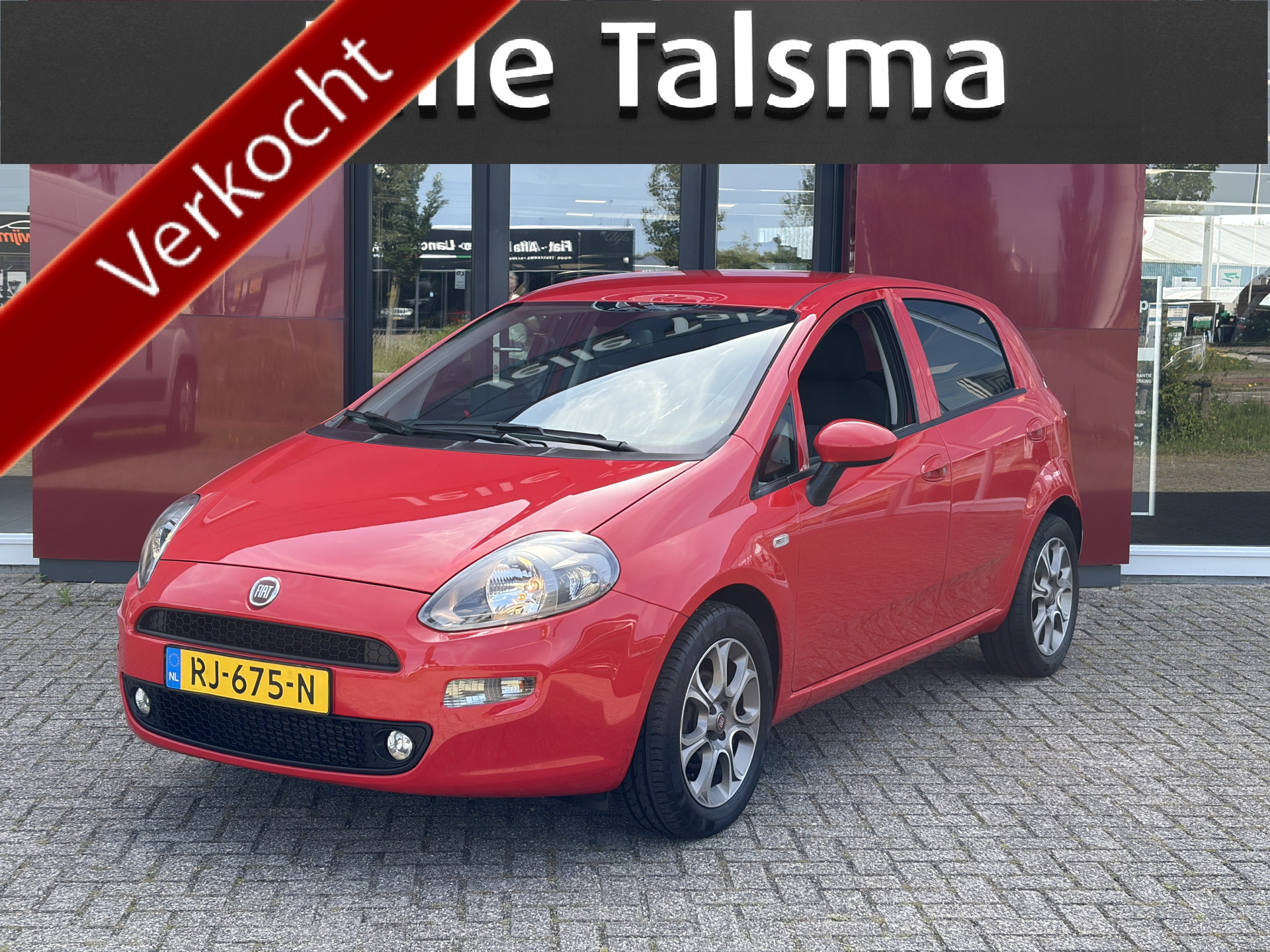 Fiat Fiat Punto TwinAir Sempre 100PK | Cruise Control | Parkeersensoren | 16" Velgen 2017 - voorkant