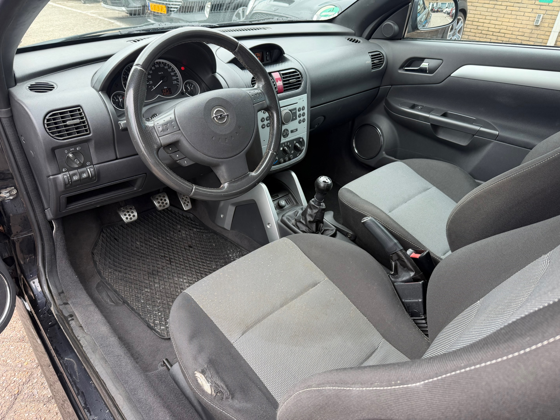 Foto van Opel Tigra