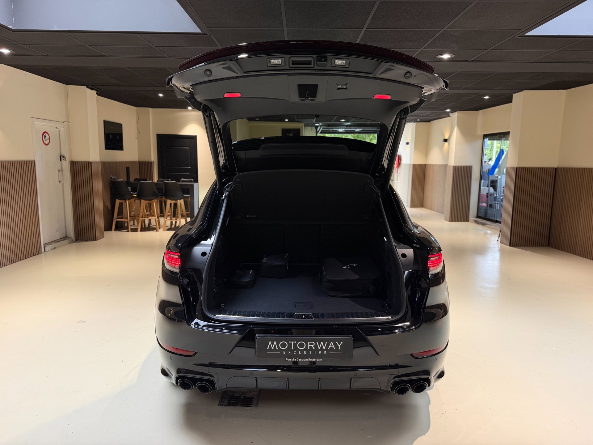 Foto van Porsche Cayenne E-hybrid
