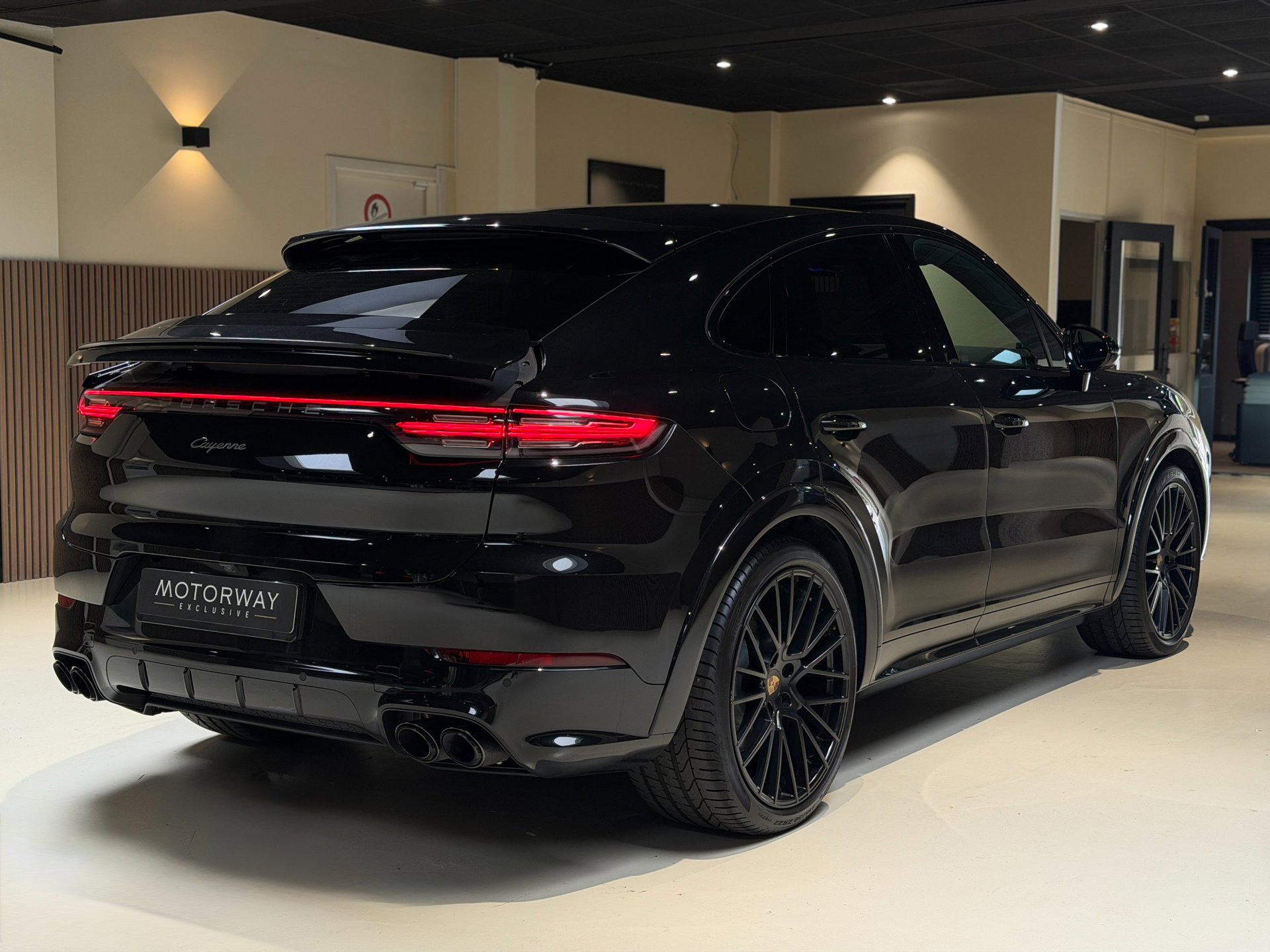 Foto van Porsche Cayenne E-hybrid