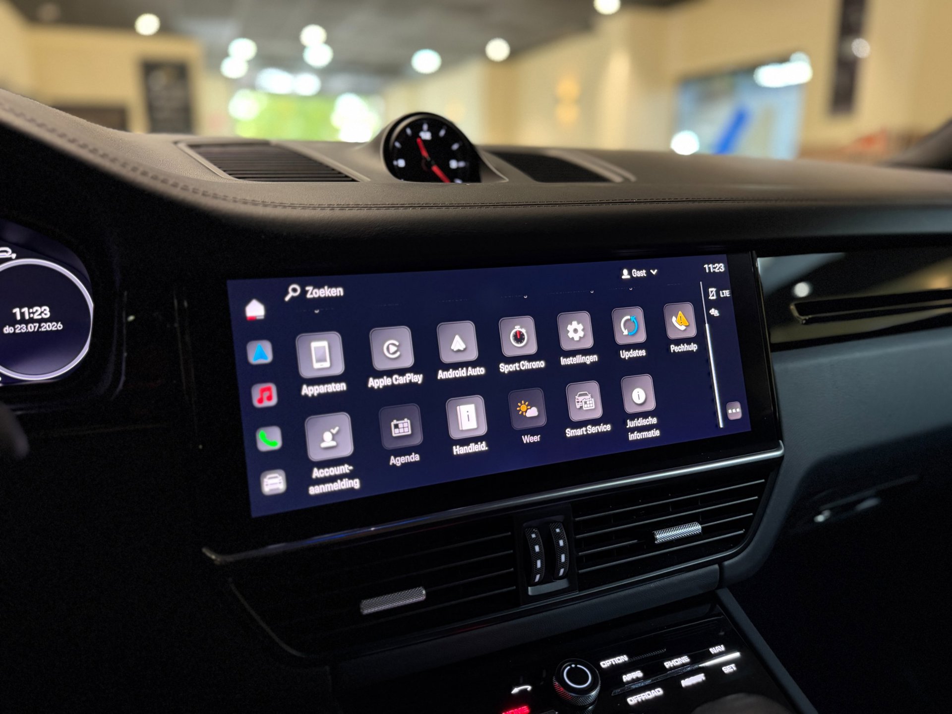 Foto van Porsche Cayenne E-hybrid