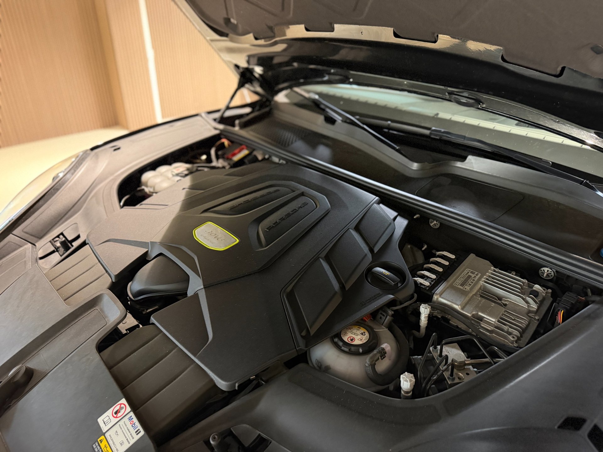 Foto van Porsche Cayenne E-hybrid