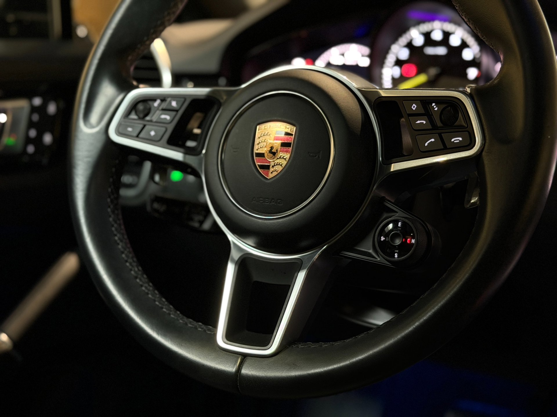 Foto van Porsche Cayenne E-hybrid