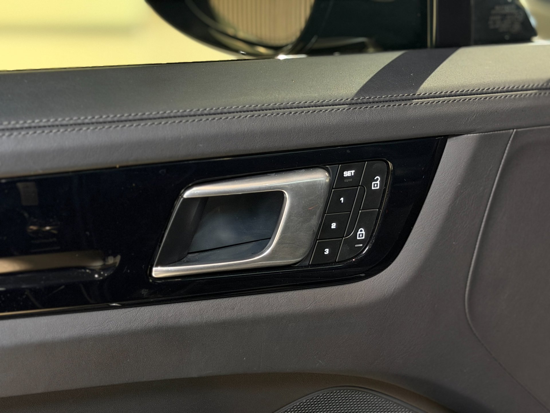 Foto van Porsche Cayenne E-hybrid