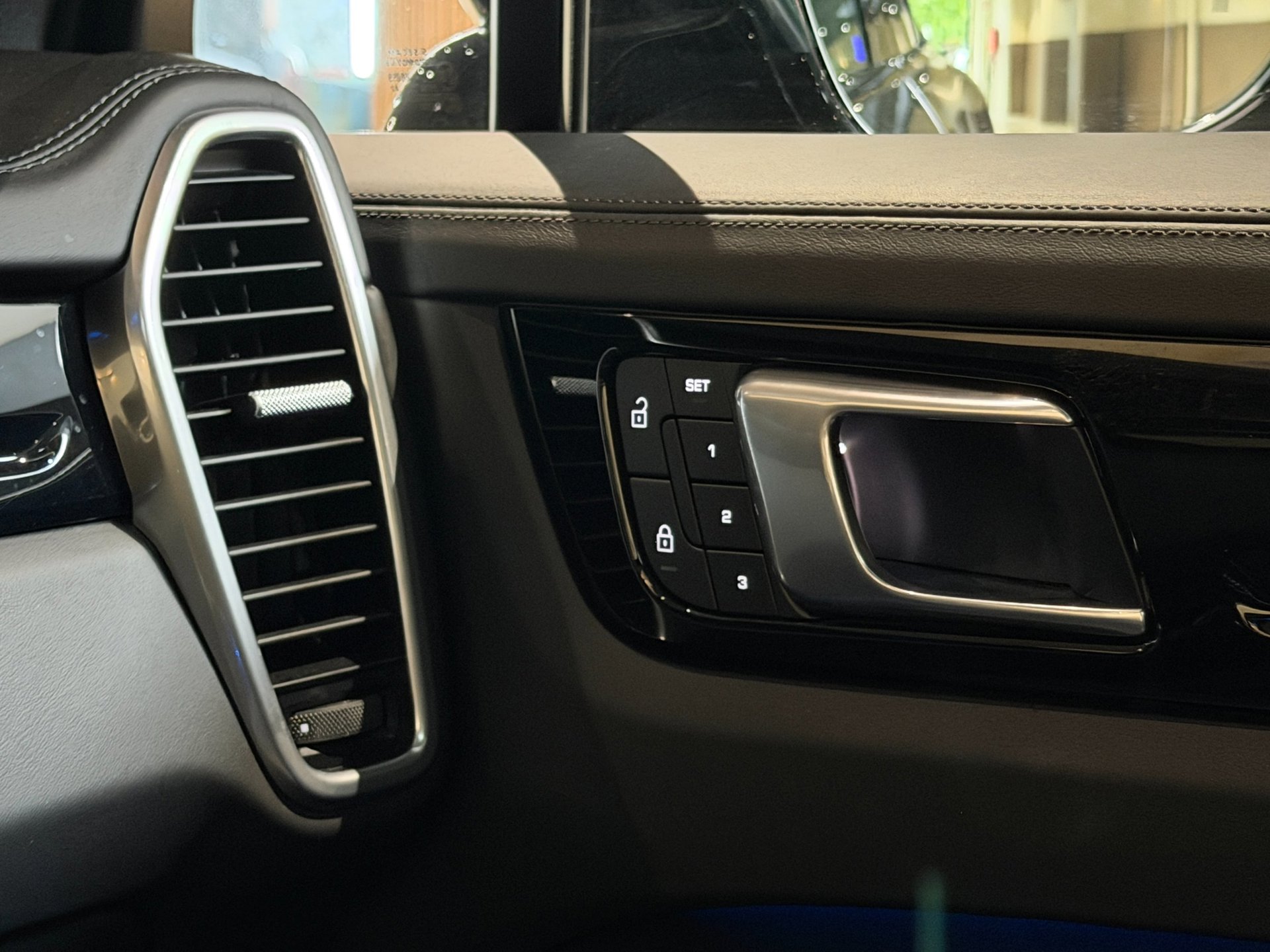 Foto van Porsche Cayenne E-hybrid