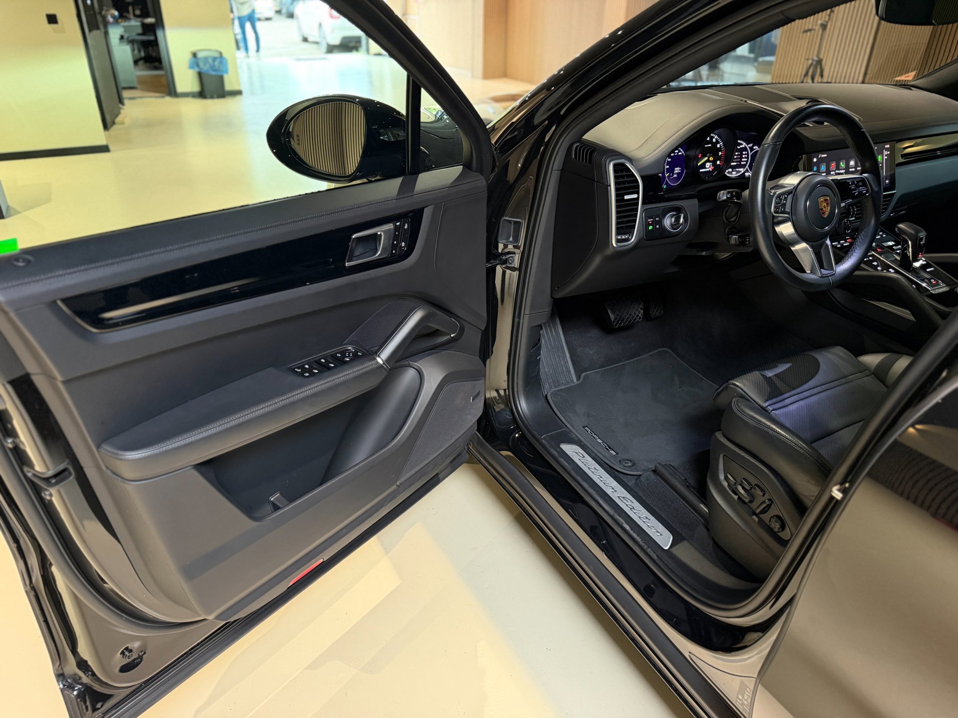 Foto van Porsche Cayenne E-hybrid