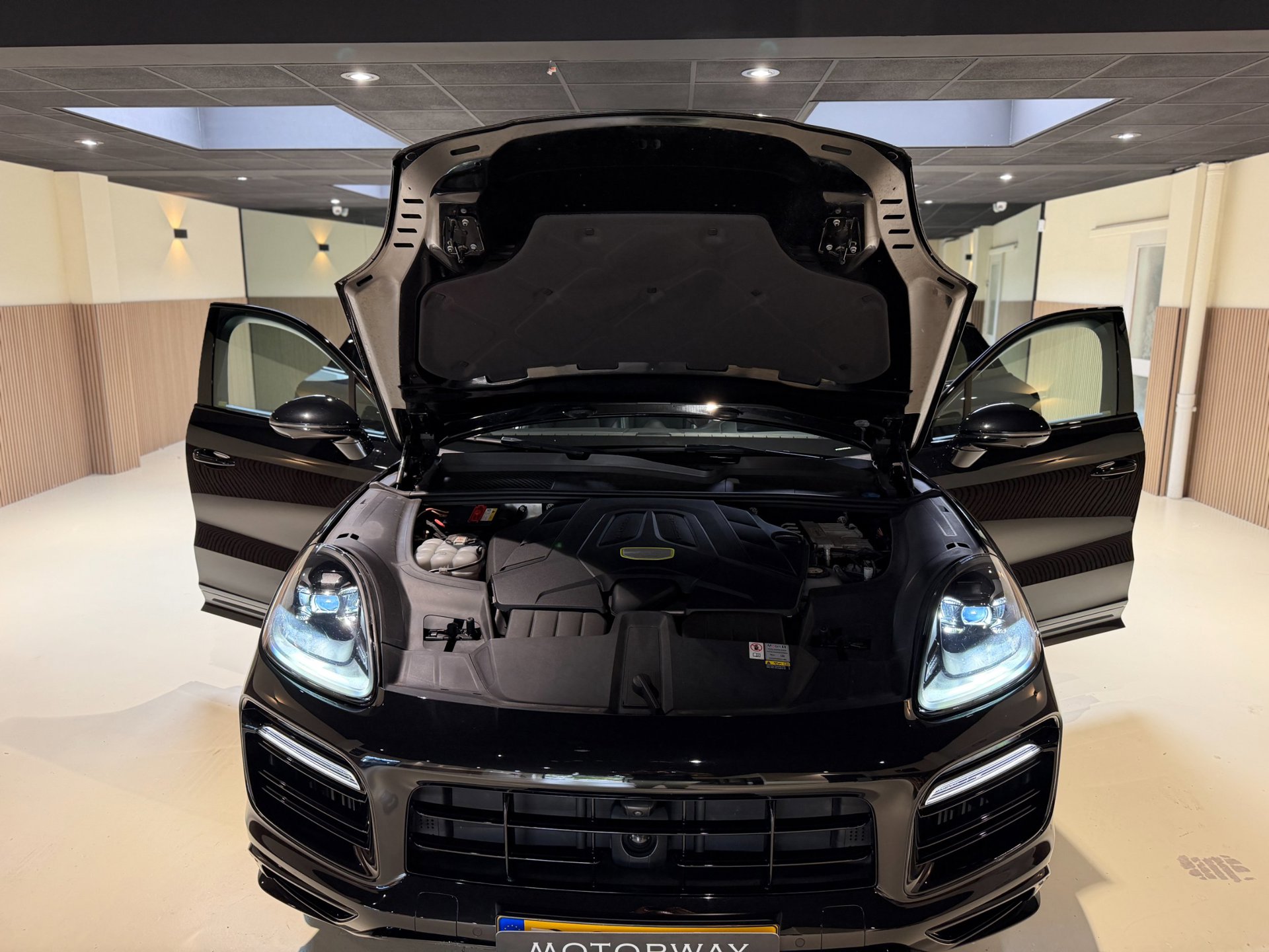 Foto van Porsche Cayenne E-hybrid