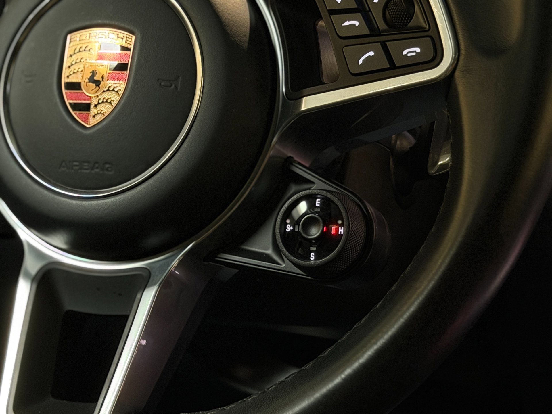 Foto van Porsche Cayenne E-hybrid