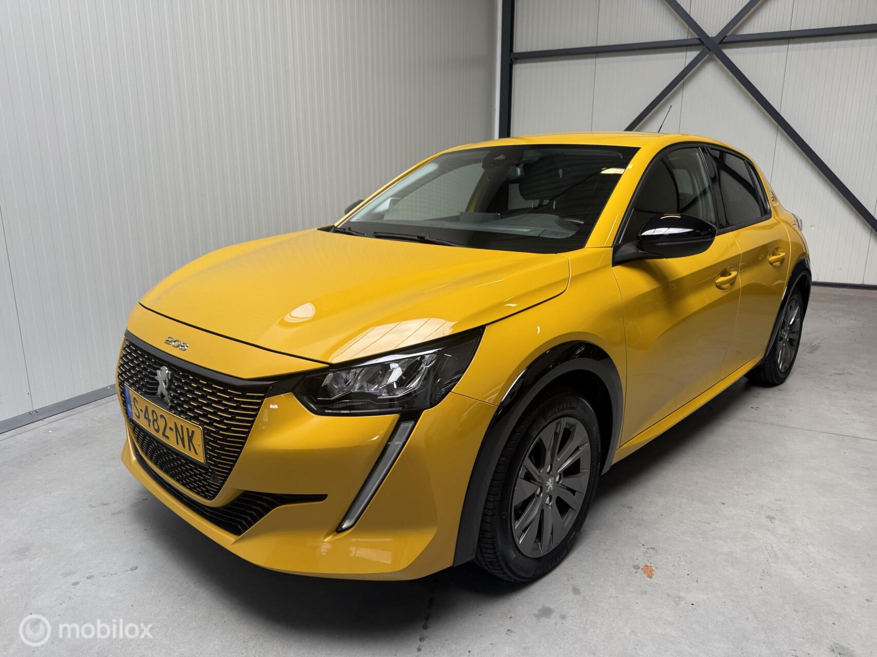 Peugeot 208 EV Allure Pack 50 kWh 2023 - voorkant