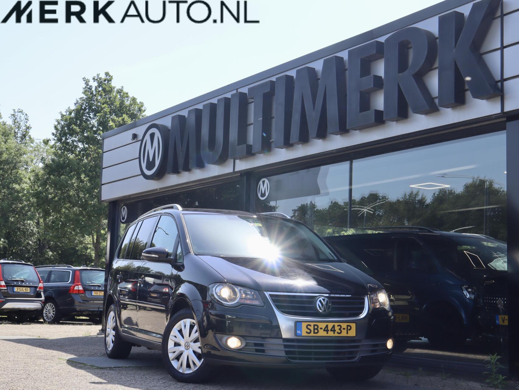 Volkswagen Touran 2.0 TDI Highline 2010 - voorkant