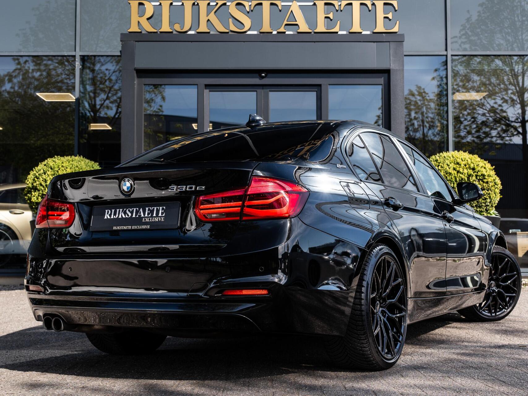 Foto van BMW 330e Iperformance