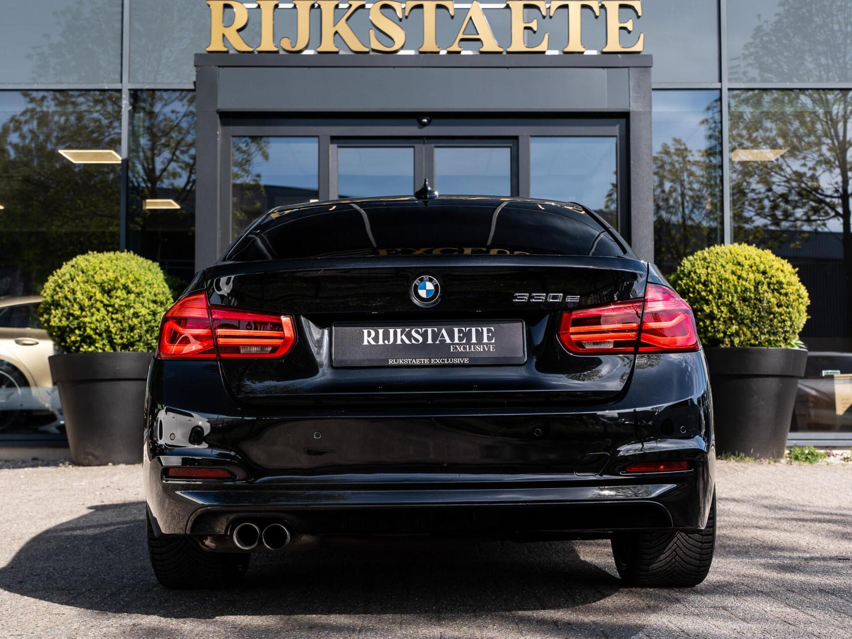 Foto van BMW 330e Iperformance