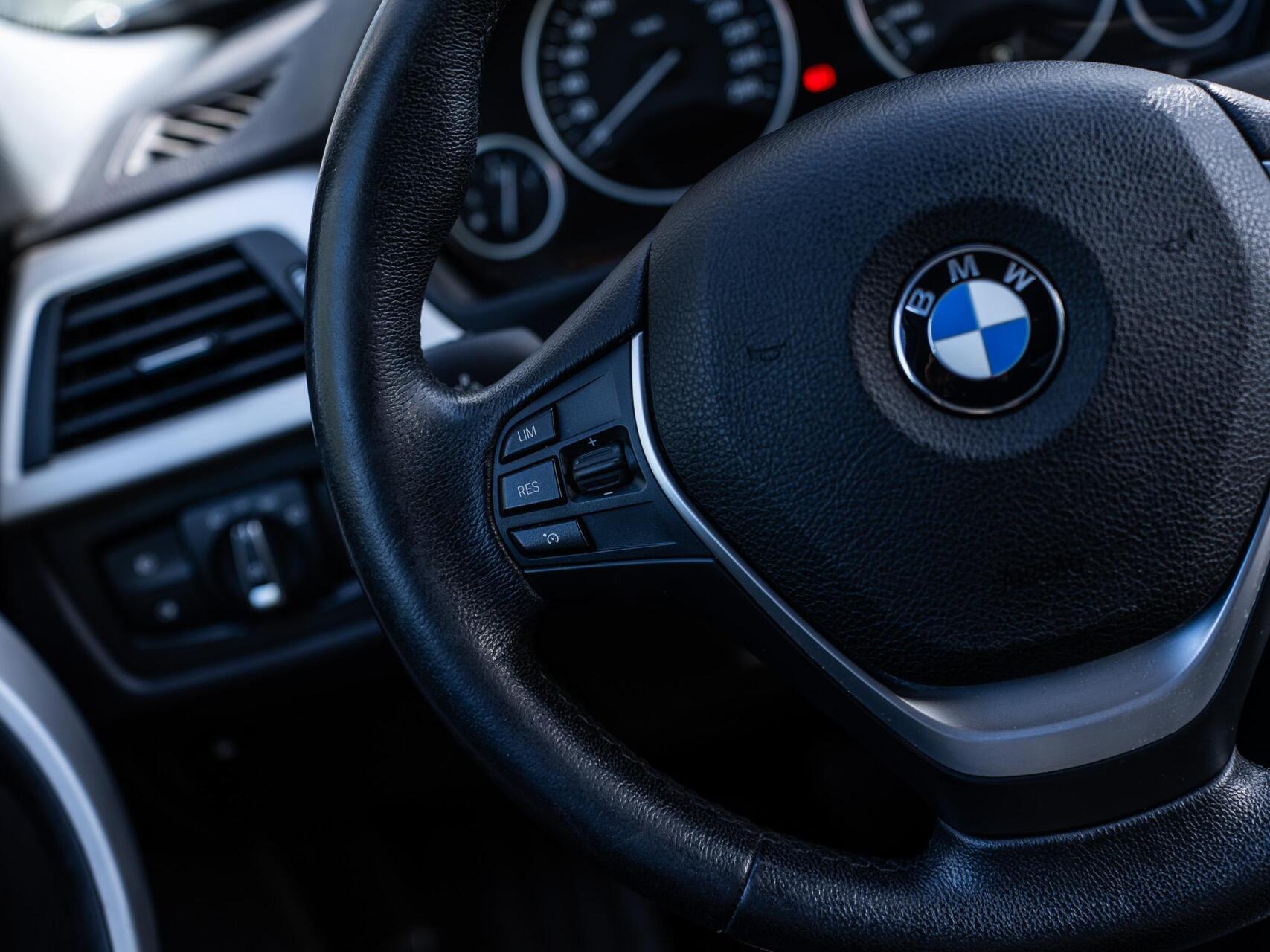 Foto van BMW 330e Iperformance