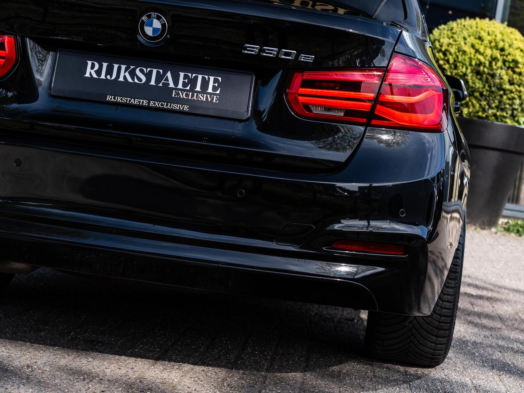 Foto van BMW 330e Iperformance