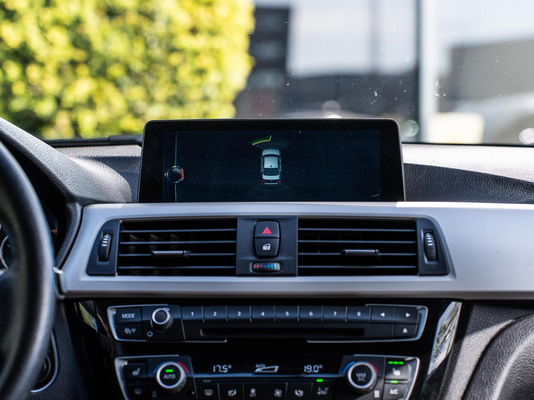 Foto van BMW 330e Iperformance