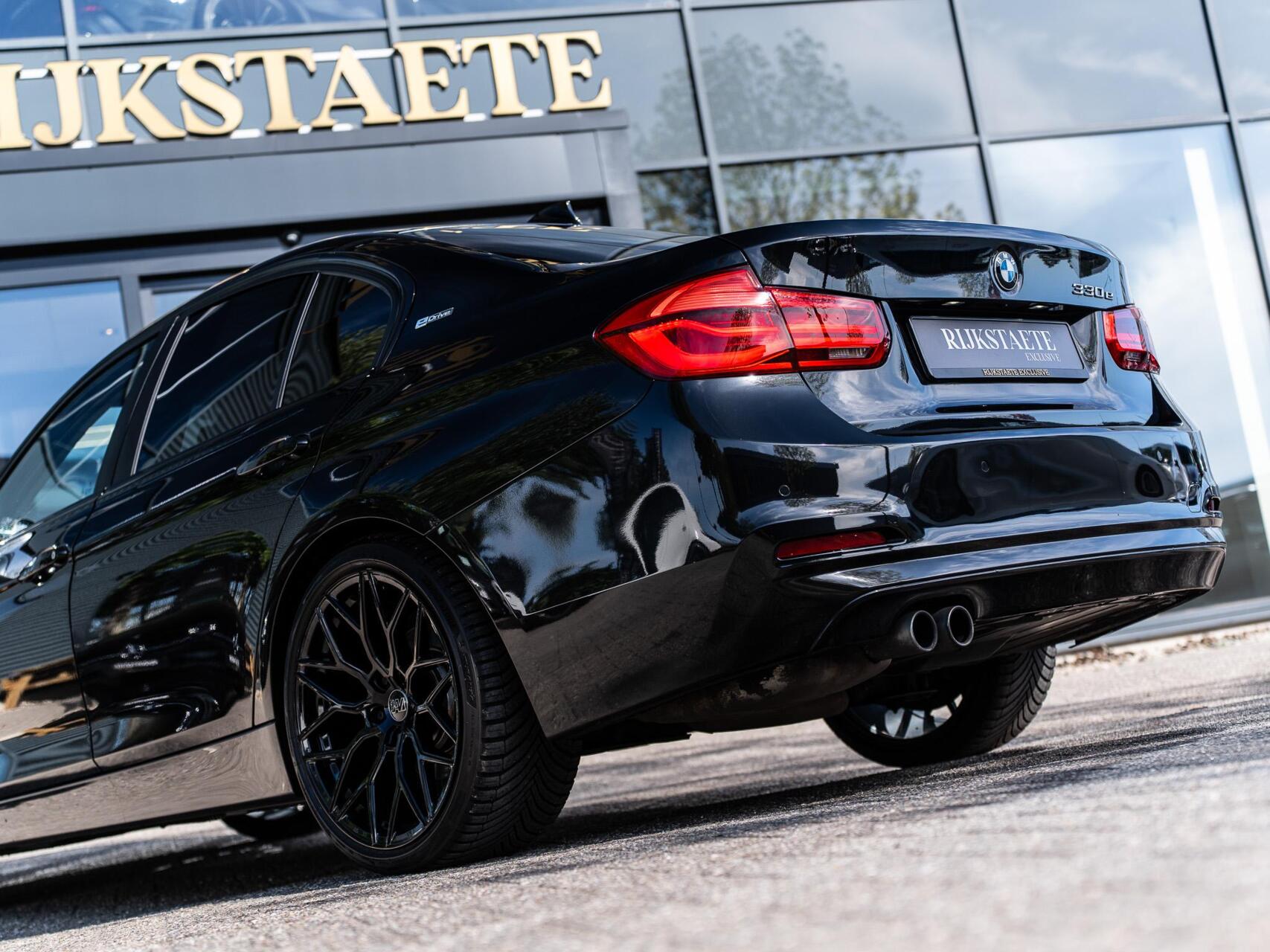 Foto van BMW 330e Iperformance