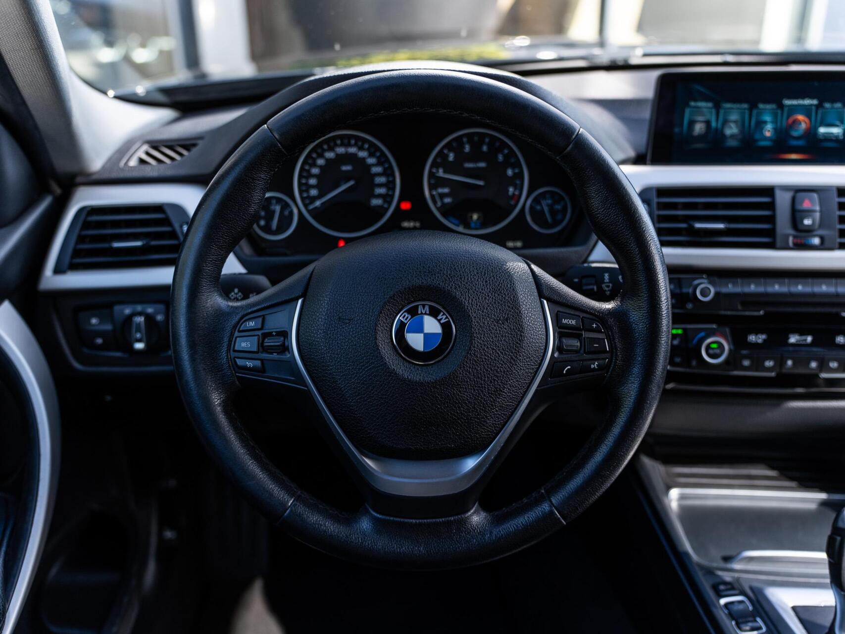 Foto van BMW 330e Iperformance