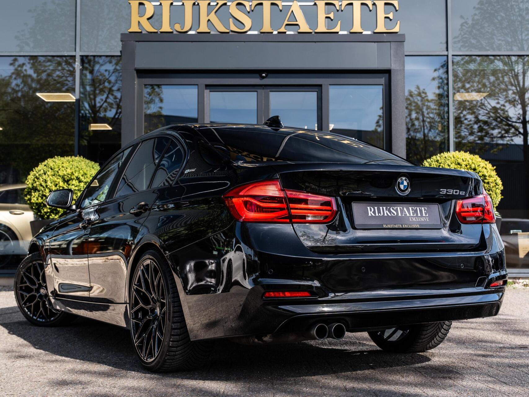 Foto van BMW 330e Iperformance