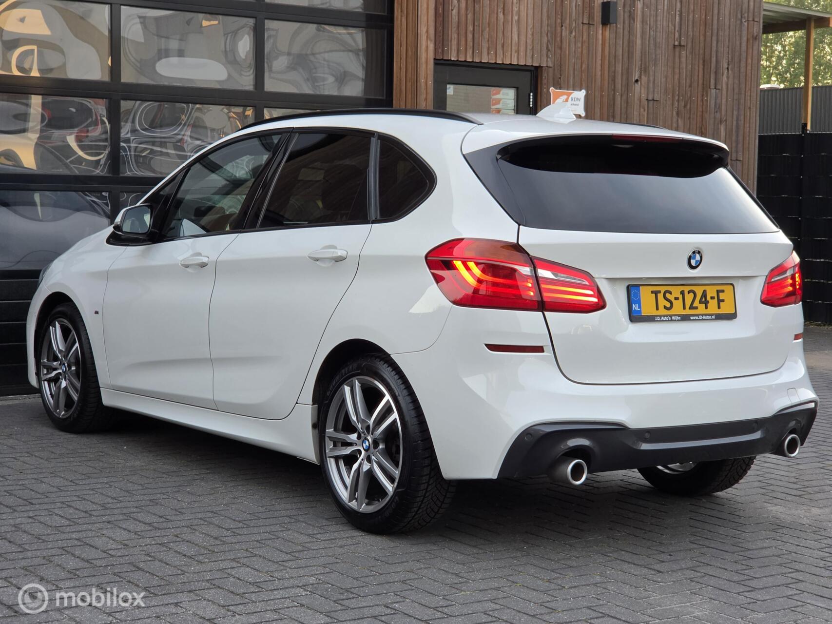 Foto van BMW 220i Active Tourer