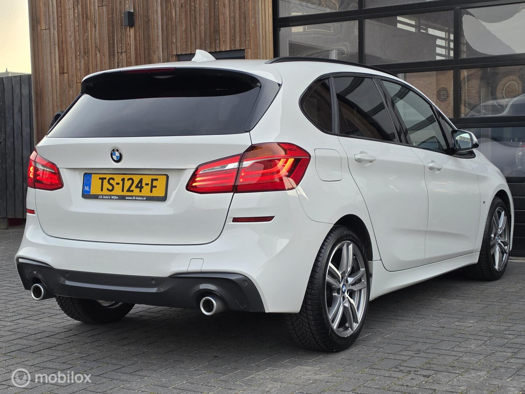 Foto van BMW 220i Active Tourer