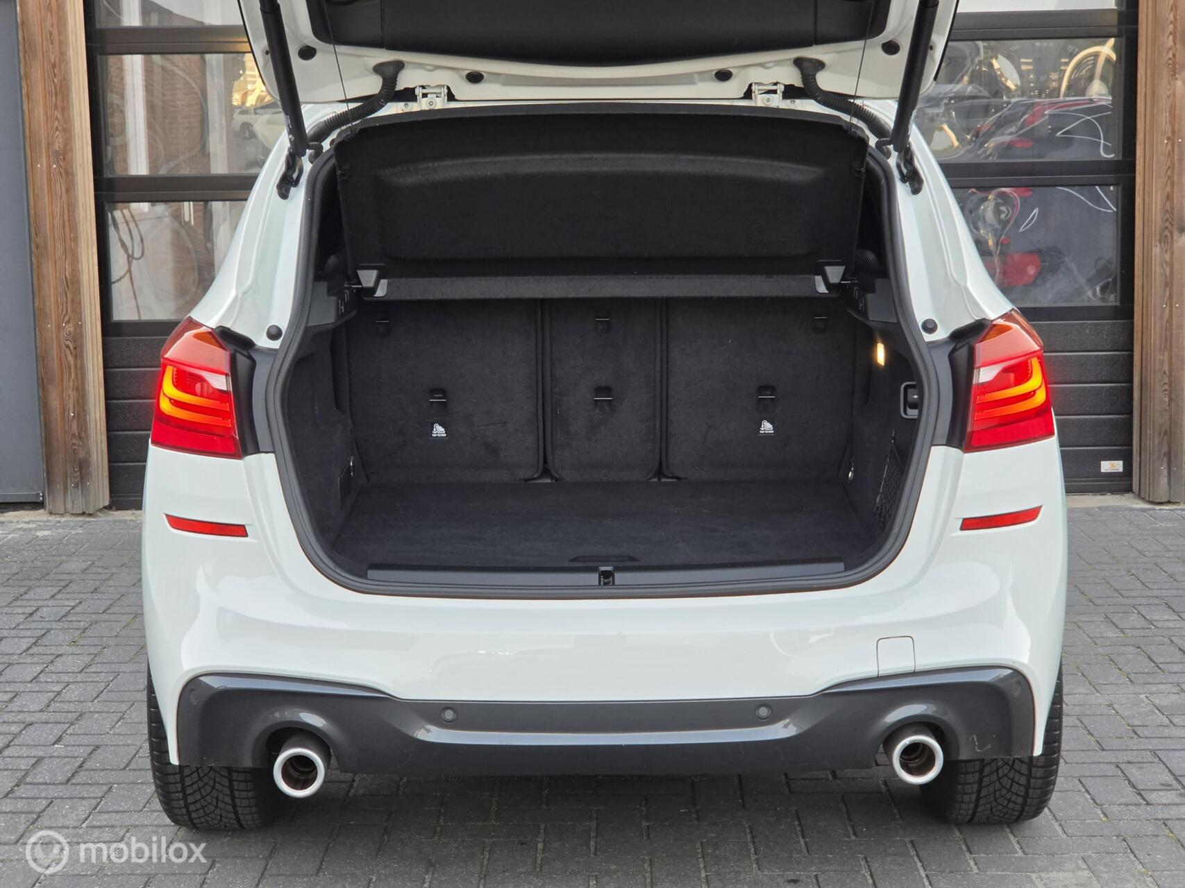 Foto van BMW 220i Active Tourer
