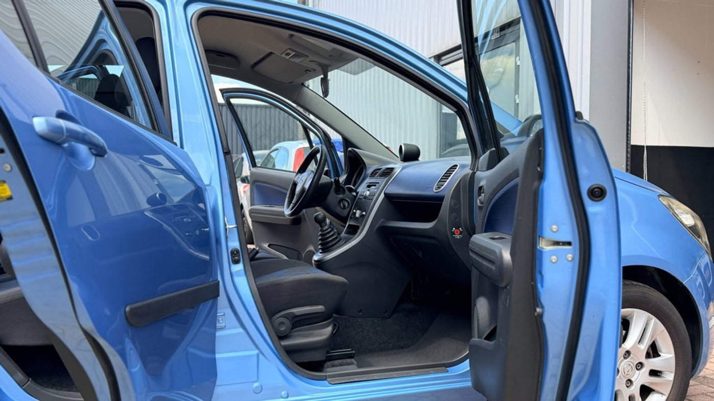 Foto van Opel Agila