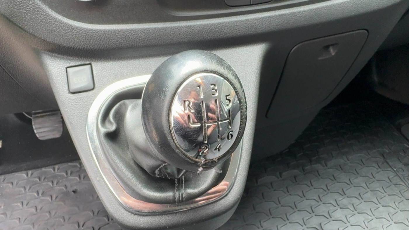 Foto van Opel Vivaro-b